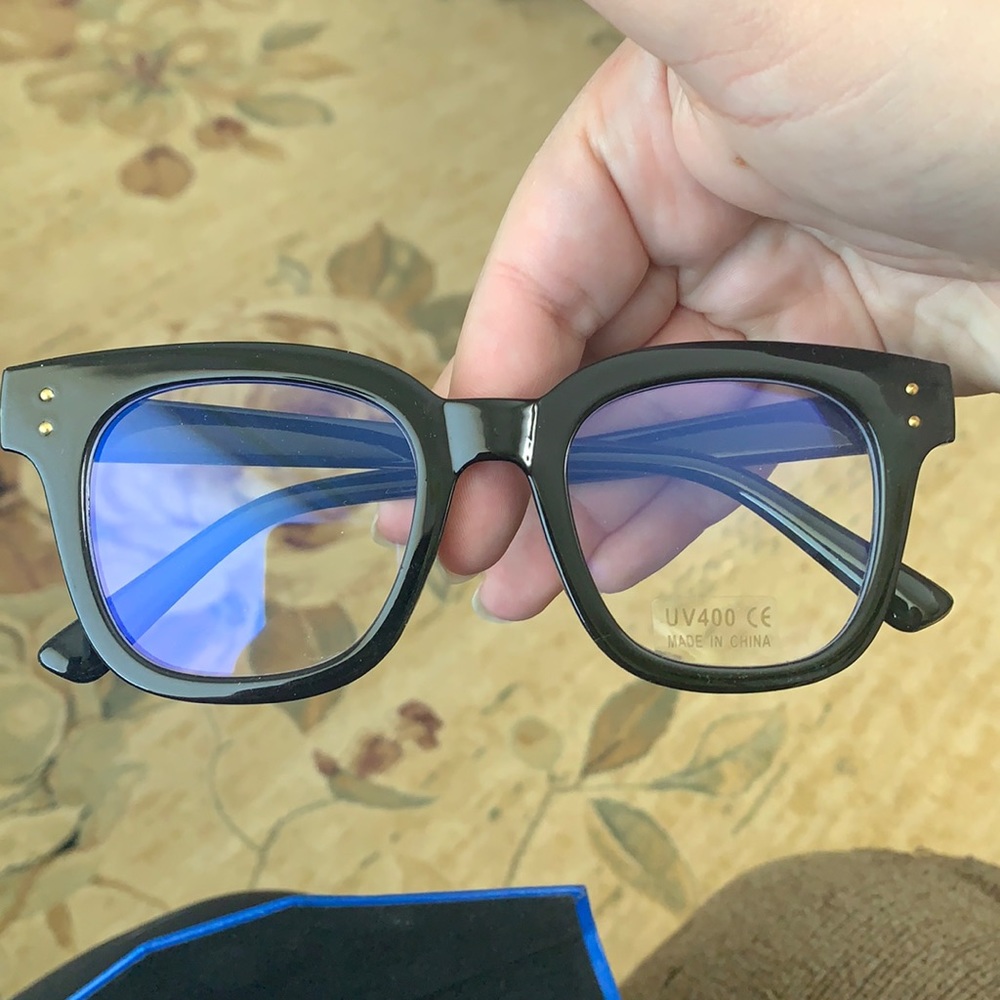 Non prescription blue light glasses
